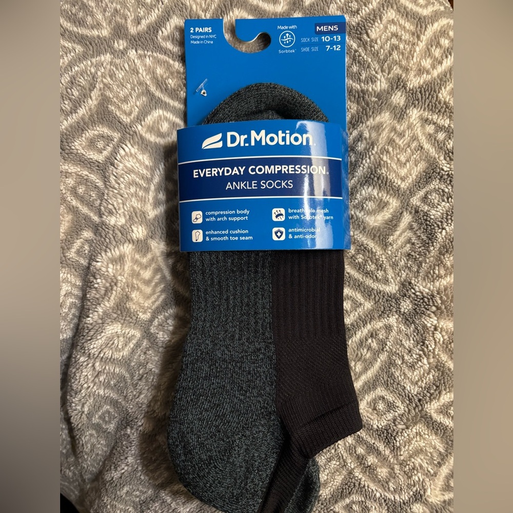 Everyday Compression Ankle Socks - Black and Gray